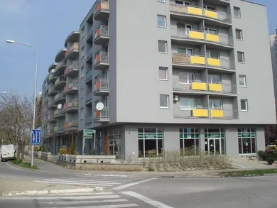Na predaj objekt, Bratislava-Petržalka, Rusovská cesta