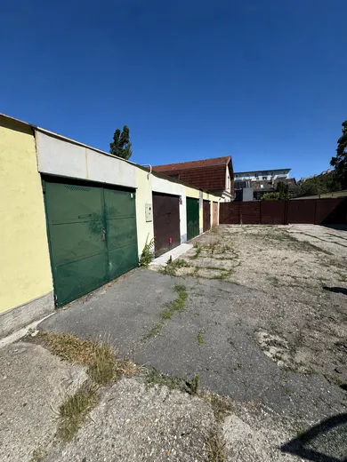 Obiekty na sprzedaż, Bratislava-Nové Mesto · €42 000