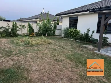 Na predaj 4-izbový dom, 104 m², Bernolákovo, Ipeľská