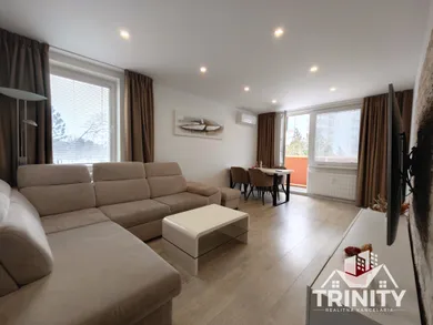 Na prenájom 3-izbový byt, 84 m², Nové Zámky, Šafárikova ulica