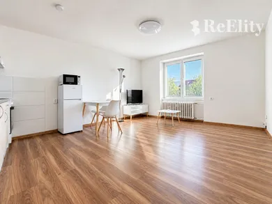 Na prenájom 1-izbový byt, 31 m², Martin, -
