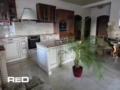 Na prenájom 3-izbový dom, 220 m², Podhájska, Mostná 689 A, Trávnica