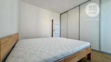 Na prenájom 2-izbový byt, 59 m², Pezinok, Sasinkova
