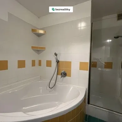 Na predaj 3-izbový byt, 84 m², Trenčín