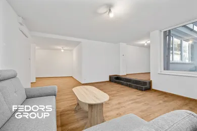 Na predaj 2-izbový byt, 84 m², Bratislava-Staré Mesto, Zámocká