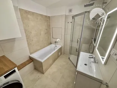 Na prenájom 3-izbový byt, 70 m², Komárno