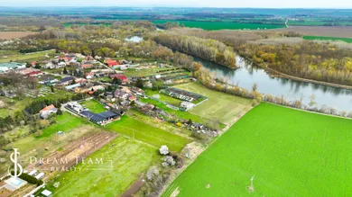 Na predaj dom, 500 m², Želiezovce