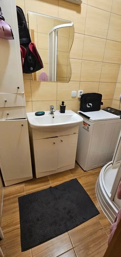 Na prenájom 3-izbový byt, 76 m², Bratislava-Ružinov, Jesenná