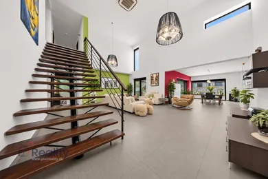 Na predaj 6-izbový dom, 470 m², Komárno, Levanduľová