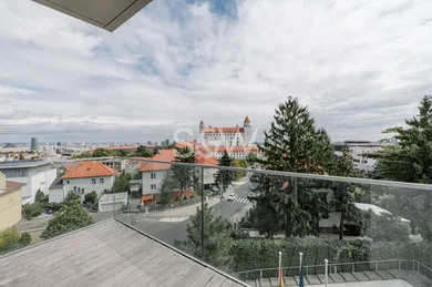 Na prenájom 2-izbový byt, 91 m², Bratislava-Staré Mesto, Mudroňova