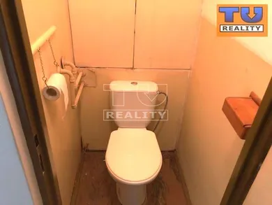 Na predaj 2-izbový byt, 61 m², Nová Dubnica