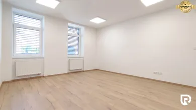 Lokale komercyjne na wynajem, Trenčín · €380