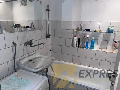 Na predaj 2-izbový byt, 62 m², Handlová, Partizánska