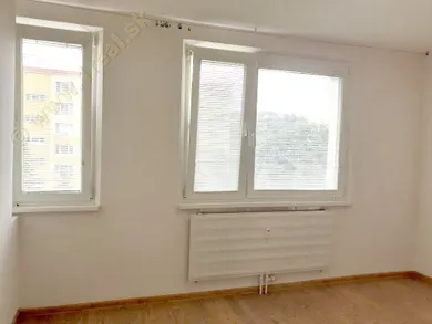 Mieszkania na wynajem, 1-pokojowe, Banská Bystrica · €500