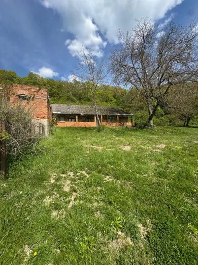 Na predaj dom v Trenčín · €259 000 · Pôvodný stav