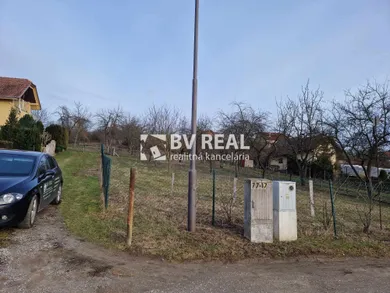 Na predaj pozemok, Prusy