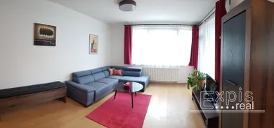 Na prenájom 3-izbový byt, 91 m², Bratislava-Staré Mesto, Žižkova
