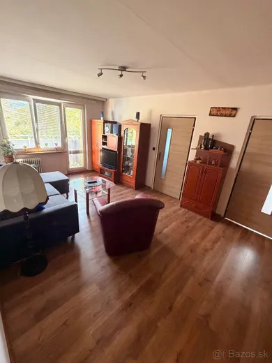 Eladó lakások, 3-szobás, Prievidza · €99 990