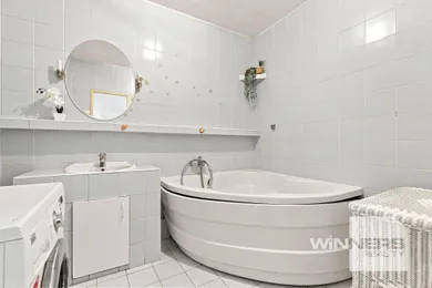 Na predaj 3-izbový byt, 76 m², Bratislava-Lamač, Heyrovského
