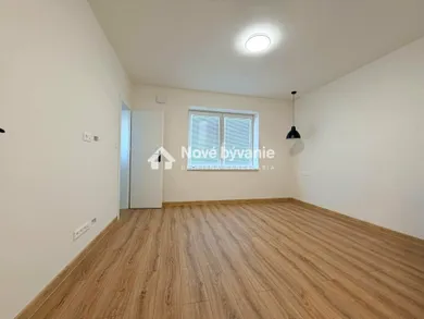 Mieszkania na wynajem, 3-pokojowe, Vranov nad Topľou · €550