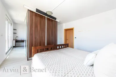 Na predaj 3-izbový byt, 112 m², Bratislava-Ružinov, Teslova