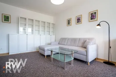 Na prenájom 2-izbový byt, 50 m², Bratislava-Karlova Ves, Púpavová