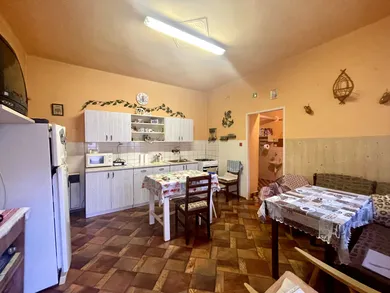 Na predaj 4-izbový dom, 120 m², Svodín