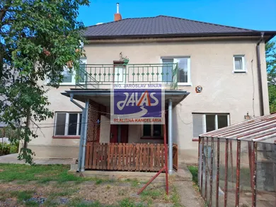 Na predaj 4-izbový dom, 194 m², Trávnica, Za parkom