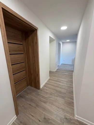 Na predaj 2-izbový byt, 64 m², Handlová, 29. augusta