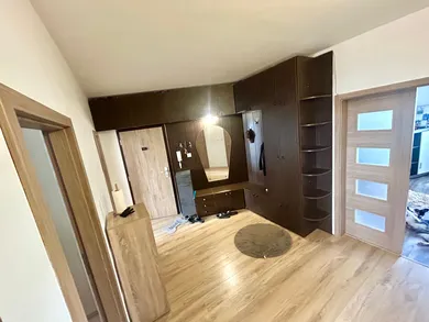 Na prenájom 4-izbový byt, 81 m², Dubnica nad Váhom, Pod Hájom