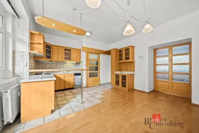 Na predaj 3-izbový byt, 75 m², Bratislava-Nové Mesto, Belehradská
