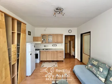 Квартиры в аренду, 1-комнатные, Nové Zámky · €380