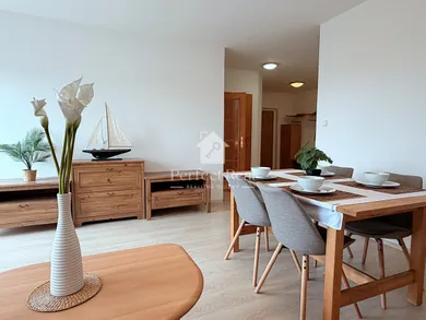 Na prenájom 3-izbový byt, 98 m², Bratislava-Záhorská Bystrica