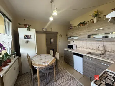 Mieszkania na sprzedaż, 3-pokojowe, Nitra · €175 000
