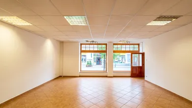 Na prenájom komerčné, 80 m², Žilina, Národná
