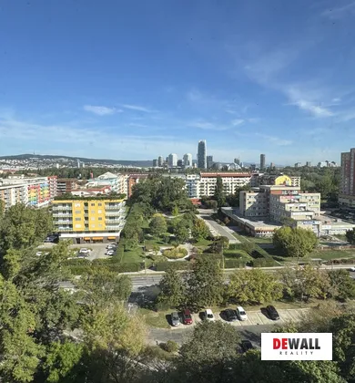 Eladó lakások, 3-szobás, Bratislava-Petržalka · €239 000