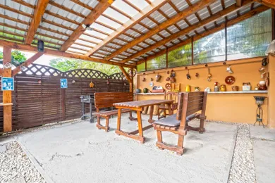 Na predaj 6-izbový dom, 245 m², Veľký Meder