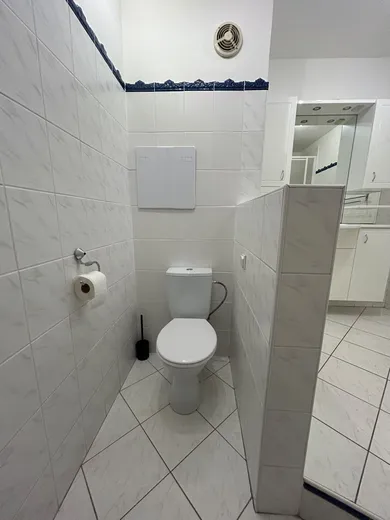 Na prenájom 1-izbový byt, 34 m², Bratislava-Petržalka, Farského