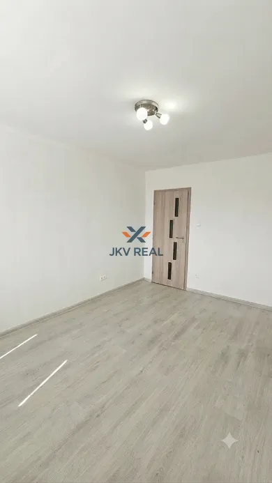 Na predaj 3-izbový byt, 65 m², Dubnica nad Váhom, Okružná