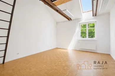 Na predaj komerčné, 260 m², Svätý Jur