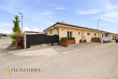 Domy na sprzedaż, 3-pokojowe, Jelka · €235 000