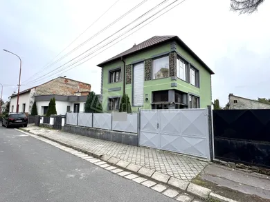 Будинки на продаж, Lučenec · €260 000