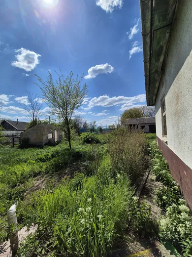 Na predaj dom, Selice, Perjéš