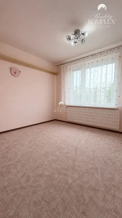 Na prenájom 3-izbový byt, 75 m², Komárno, Biskupa Királya