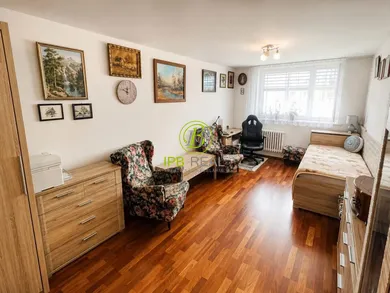 Na predaj 4-izbový byt, 138 m², Bratislava-Dúbravka, Saratovská