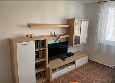 Na prenájom 1-izbový byt, 30 m², Považská Bystrica, SNP