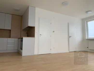 Na predaj komerčné, 55 m², Bratislava-Dúbravka, Agátová