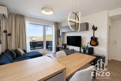 Na predaj 2-izbový byt, 54 m², Bratislava-Petržalka, Fialová