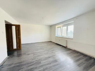 Na predaj 3-izbový byt, 81 m², Levice, Ul. 29. augusta