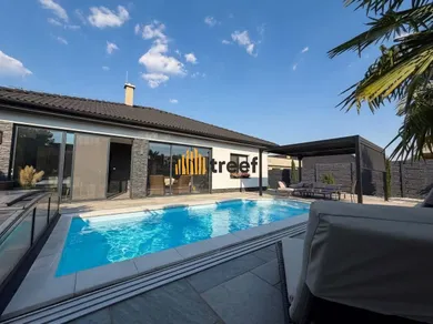 Domy na sprzedaż, 4-pokojowe, Nitra · €419 000